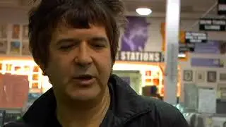 Clem Burke - What's In My Bag? (2011)