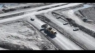 Safety Alert SA25-01 Near miss between light vehicle and front end loader