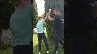 polițist vs un periculos