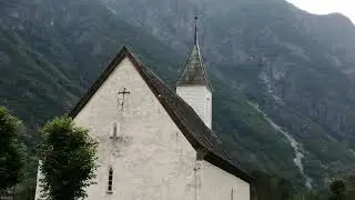 Старая церковь в Eidfjord (более 700 лет)