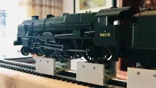 Hornby 00 gauge Royal Scott class &lsquo;Scots Guardsman&rsquo; R3018x