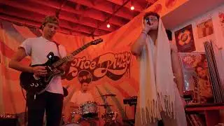 LinoXren - EVERYBODY KNOWS (live performance at Licorice Pizza Records)