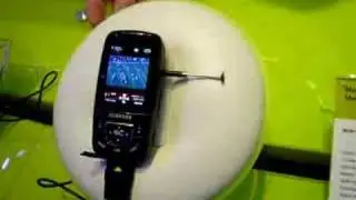 Samsung Phone playing MediaFLO 700MHz 15 frame TV