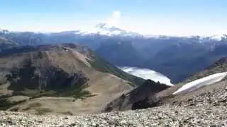 Filo Bailey Willis. Se ve la Laguna Negra y la Laguna CAB - Bariloche Patagonia