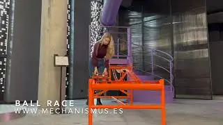 Equipment for science museum - Racing balls along different trajectories