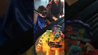 Yoyo - 3 y/o pianist in Cat Boy costume playing/singing Happy Birthday (Eng/Mandarin) to himself!