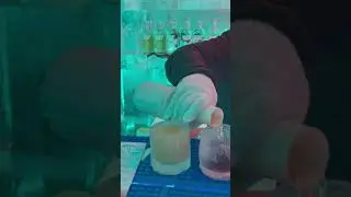 Making cocktails in minus 5 ice bar | Queenstown | New Zealand (-5 Ice Bar)