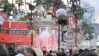 Treasure Island Pirate Battle in Las Vegas - The Sirens of TI