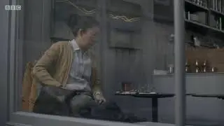 Killing Eve S02E06 - Villanelle kills innocent woman