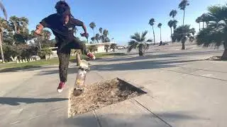 Sand gaps Santa Monica