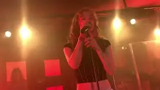 Froukje - Niets Tussen [[Live at Trix Antwerpen 23-04-2022]]