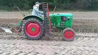 Deutz D15 (F1L712) mit Einscharpflug (Handaushebung) beim Ackertag 2019
