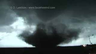 Tornado near Aurora NE - June 17 2009