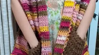 Cachecol de croch&ecirc; com bolso e franja