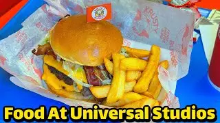 🍔 Krusty Burger Food Review at Universal Studios Hollywood! | Clogger Burger & Tour