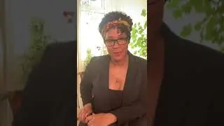 Bridgerton's Golda Rosheuvell Accepts the '21 Caribbean Heritage Organization's Rising Sun Award.