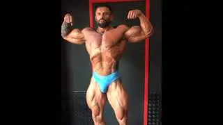 Neil Currey posing
