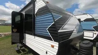 New 2025 CrossRoads RV Zinger Lite 259FL Travel Trailer For Sale In Cambridge, OH