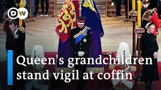Thousands queue to view Queen Elizabeth's coffin as world leaders arrive in London | DW News
