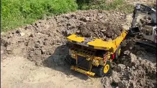 RC Excavator & Mining Truck &ndash; Realistic Earthmoving Test in Action!