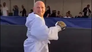 HAPPIEST BOXER IN THE UK! LEWIS VAN POETSCH RING WALK
