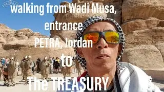 PETRA JORDAN walking the Passages & Gorges to the Treasury