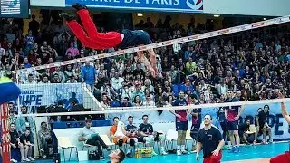 Crazy Acrobatic Plays in Volleyball (HD)