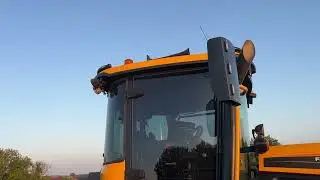2023 JCB Fastrac 4220 icon with 2640 hours for sale at Russell Fastraxx Ltd 