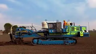 AGRO+ - (Irrigazione con pivot - drenaggio agricolo con macchina posadreni Interdrain)