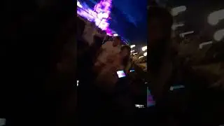pov je wacht op een vuurwerk show en je bent niet de enige