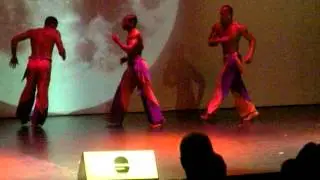 SHOW DE CAPOEIRA COLOR DE BRASIL. CARLOS GARRAPUCHO-TOREIRO