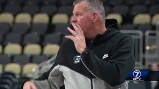 Current Bluejay coach meets former Creighton coach during Saturday night's game against Oregon