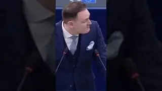 Tomasz Froelich  z AFD wita Tuska po niemiecku