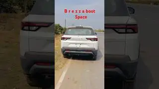 Brezza boot space thoda kam h but car ki looking so beautiful 😍 #brezza #suzuki #shorts #ytshorts