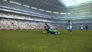 PES 2013 - Messi skills the keeper