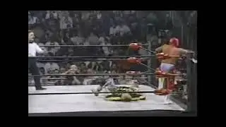 Rey Mysterio - Slingshot Split-Legged Moonsault (Apron)