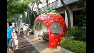 CREATIVE  BUS  STOPS  AROUND  THE  WORLD