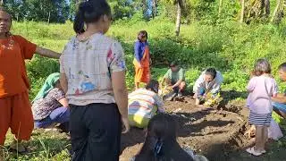 Bersihin rumah opung tatus dan opung bou