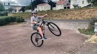 J’APPRENDS À UN DÉBUTANT DE 11 ANS À FAIRE DES WHEELING ! 😱 #Ep3