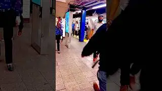 (#nyctsubway ) people waiting on platforms.