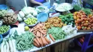 Street Wet Market in Yangon (Myanmar)