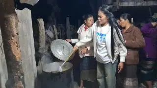 บรรยากาศยามกลางคืนงานบุญแจกข้าว.25 ธันวาคม ค.ศ. 2025