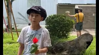 Jovem milionário descobriu que a moça que vendia flores era seu filho😱