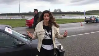 Evelin scherpt haar drifting skills aan bij Driftsport.nl | FemmeFrontaal