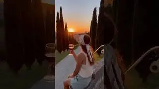 Italian Sunset: Wine, Grapes, and Tuscany Flow 🍷 #TuscanyVibes #Shorts #GoldenCalm