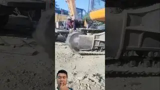 Removing the track axle of an excavator like this is very dangerous. #excavator #respect #shorts
