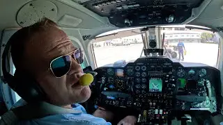 Taking a flight from Houston to Naples Florida via the Q-routes over the Gulf