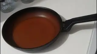 Come pulire una padella antiaderente 