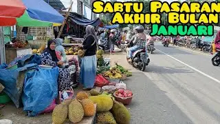 Sabtu Pasaran di akhir BuLan Januari di pasar buah Pasrepan kabupaten Pasuruan Jawa Timur 