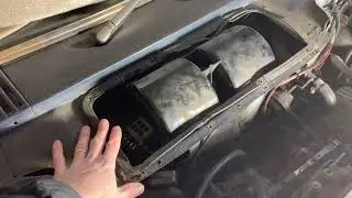 The infamous Mercedes SL R107 bulkhead rust inspection (Part 2 of 2)